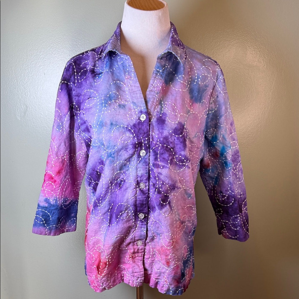 Women's Purple and Pink Button-Up Top